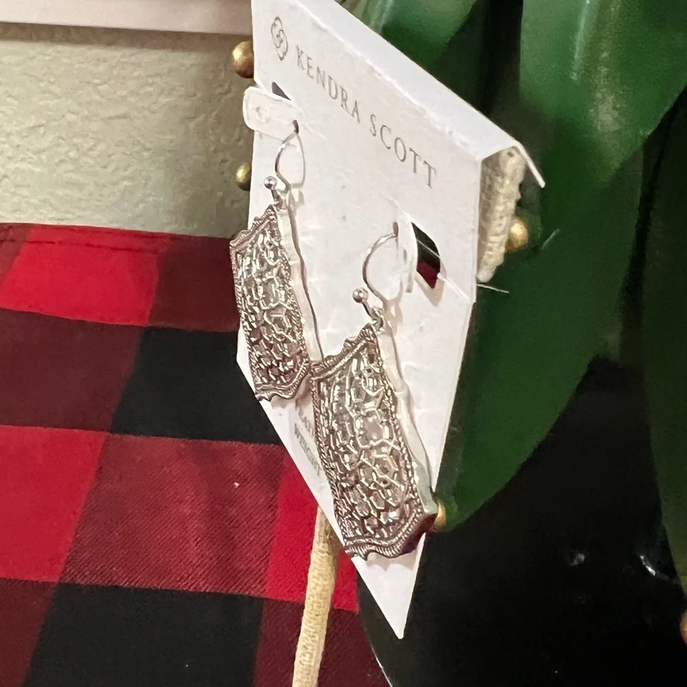 Kendra Scott intricate silver